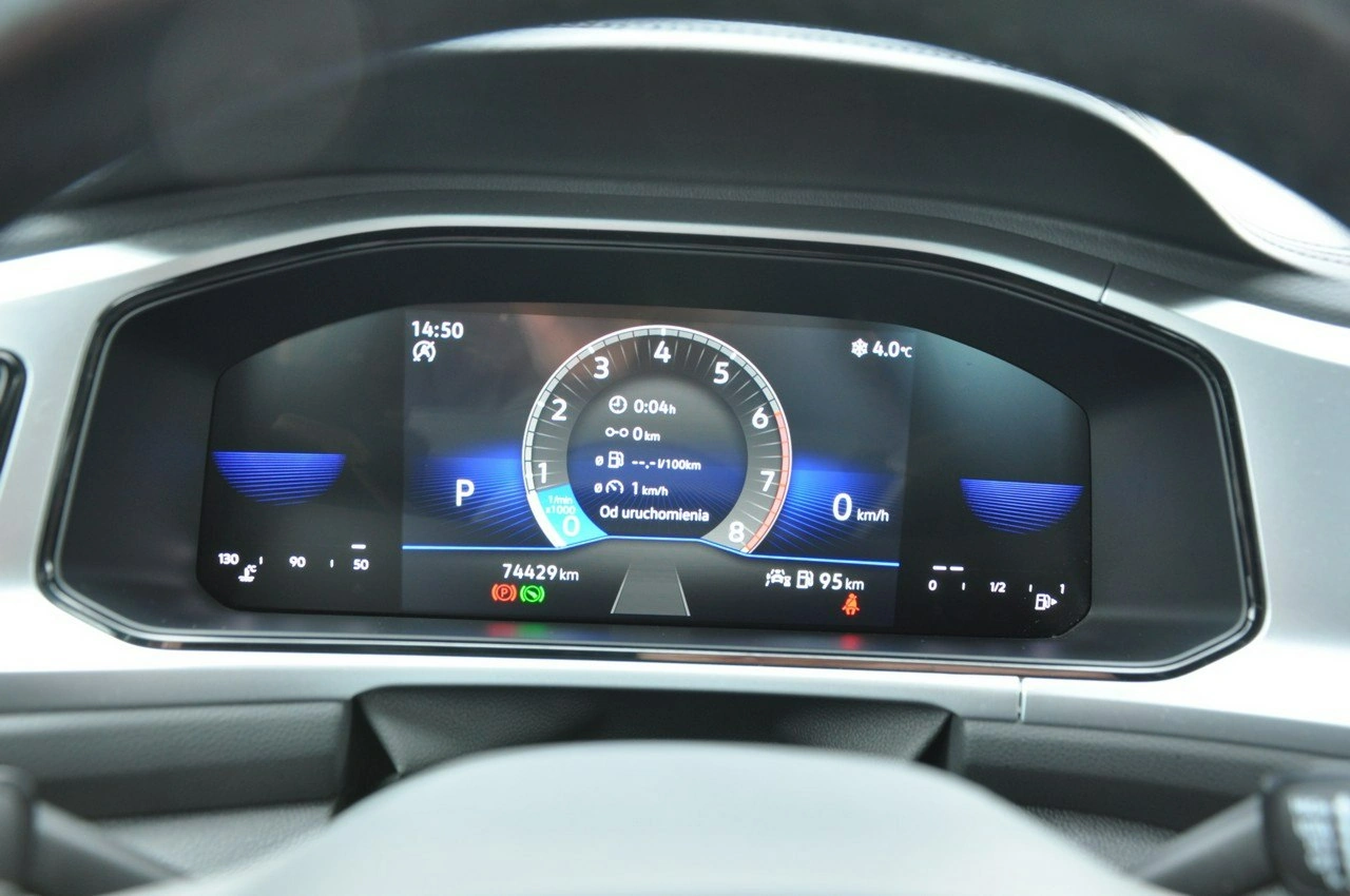 Volkswagen T-Roc - Zdjęcie 11