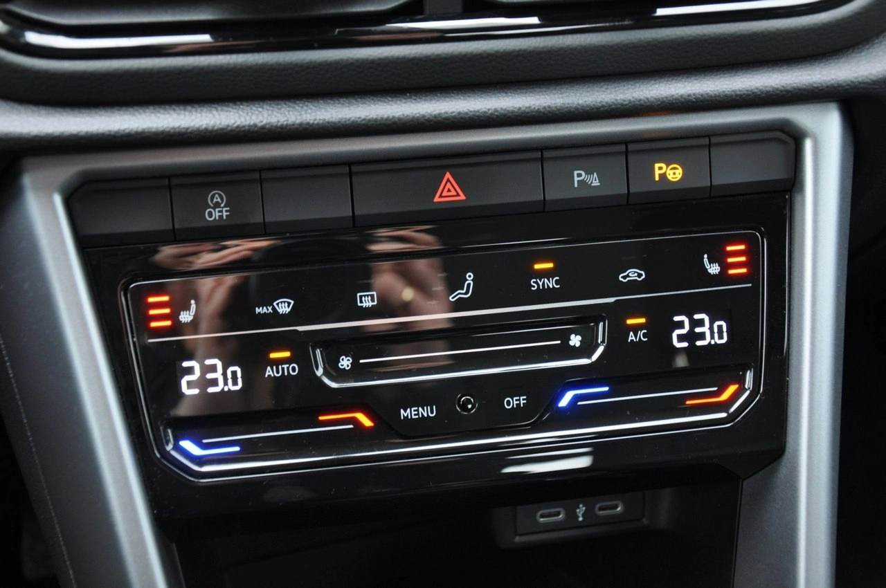 Volkswagen T-Roc - Zdjęcie 19