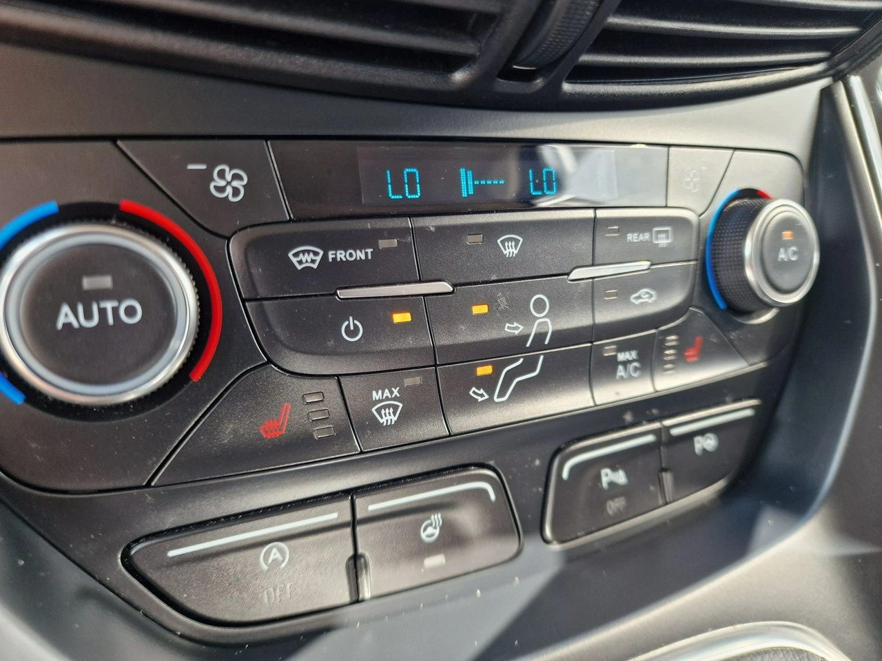 Ford Kuga - Zdjęcie 29