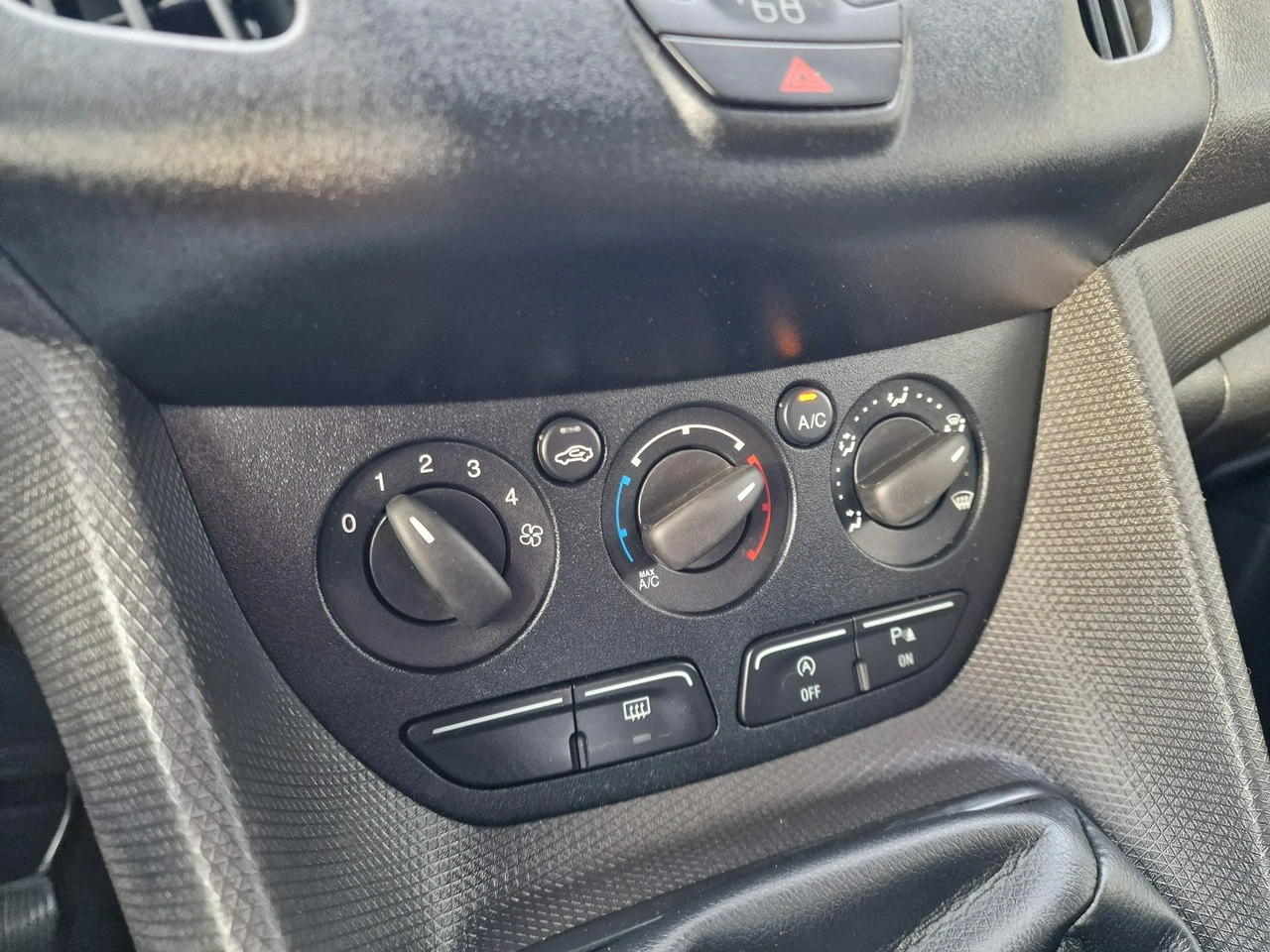 Ford Transit Connect - Zdjęcie 30