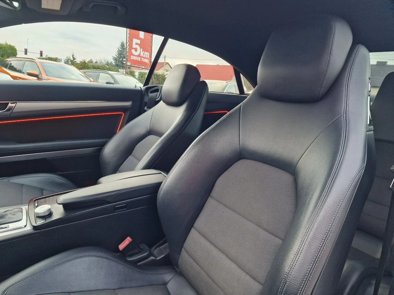 Mercedes E 200 - Zdjęcie 17