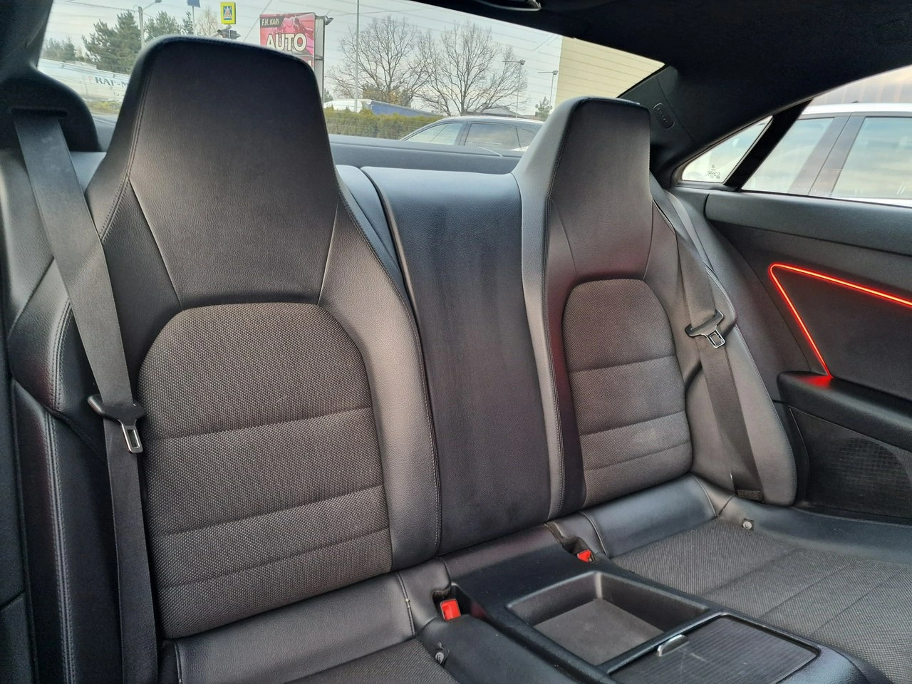 Mercedes E 200 - Zdjęcie 19