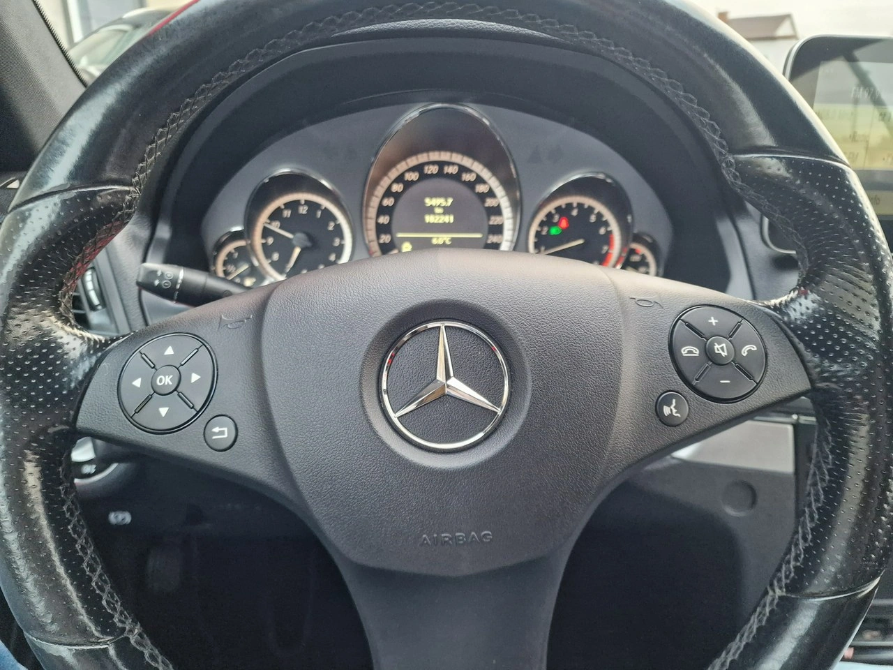 Mercedes E 200 - Zdjęcie 31