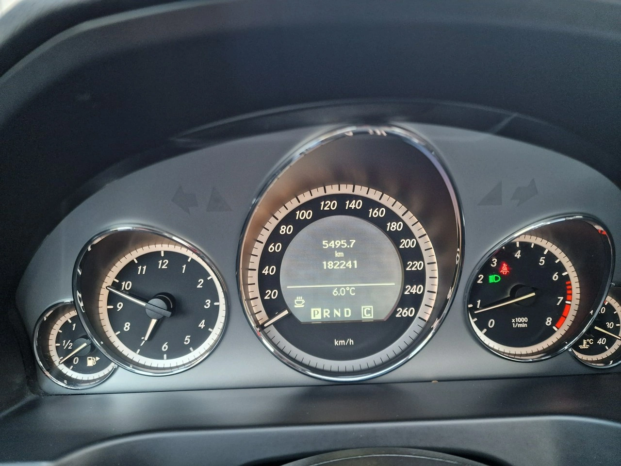 Mercedes E 200 - Zdjęcie 35