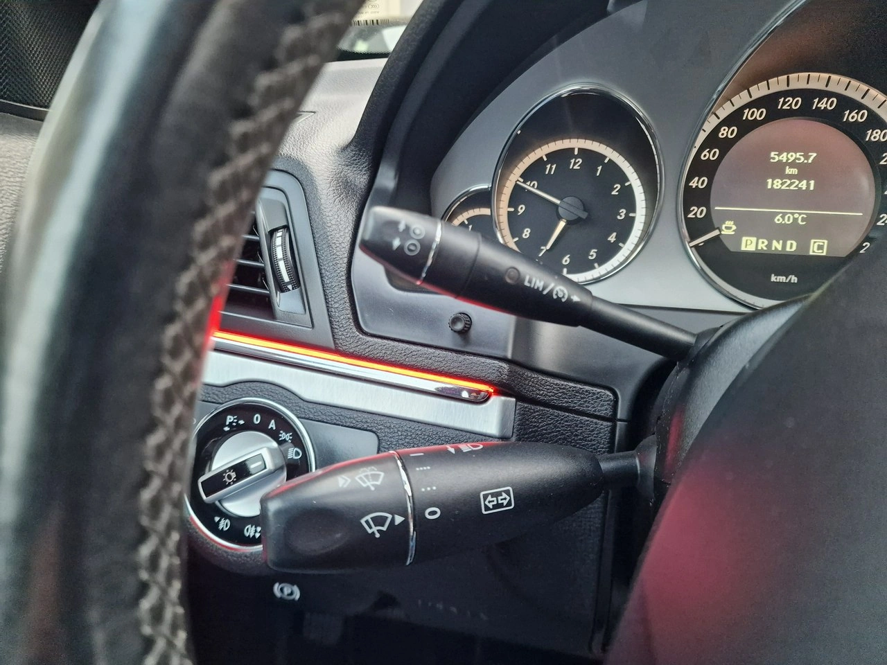 Mercedes E 200 - Zdjęcie 33