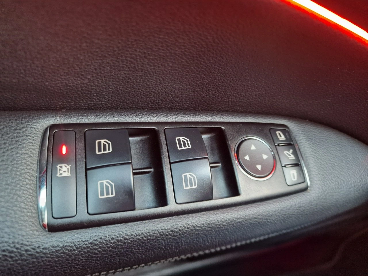 Mercedes E 200 - Zdjęcie 38