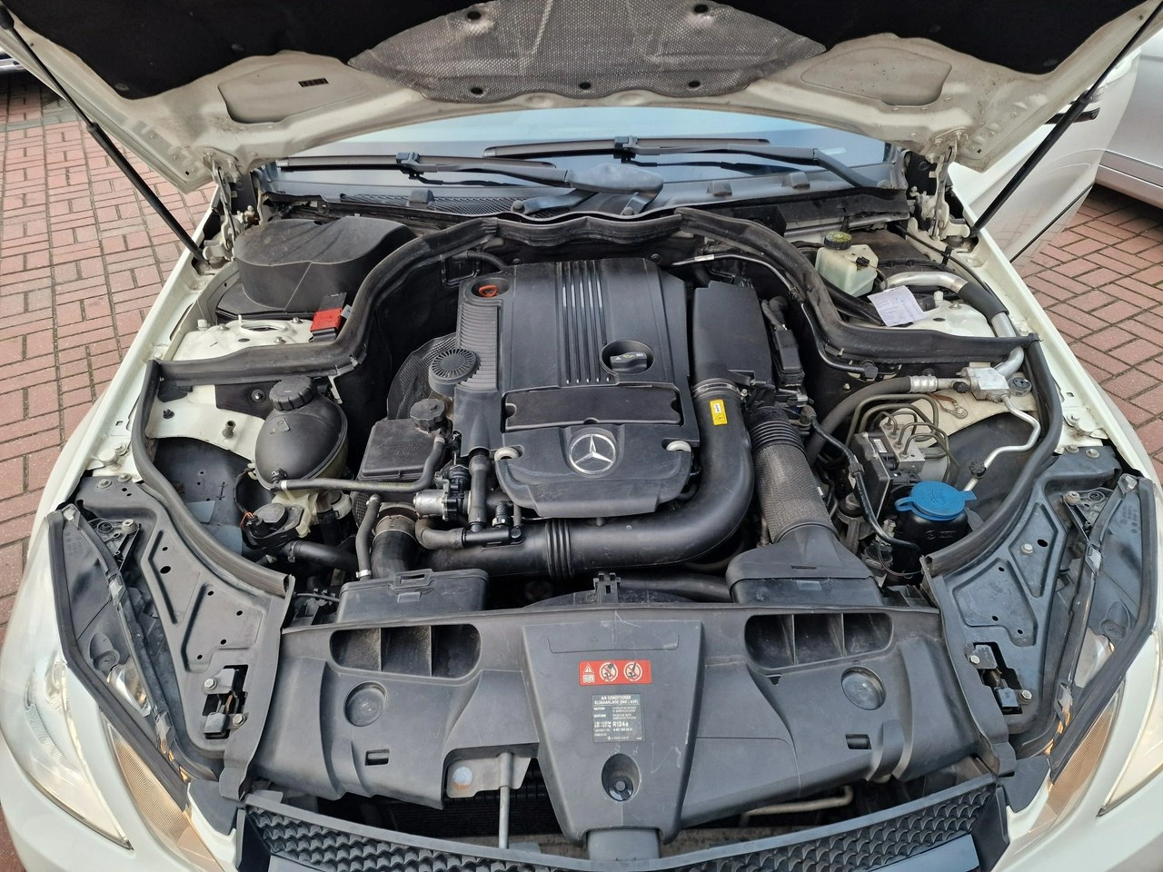 Mercedes E 200 - Zdjęcie 36