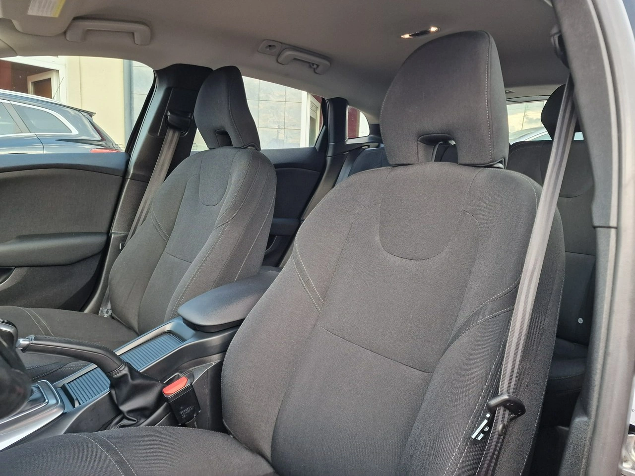 Volvo V40 - Zdjęcie 17