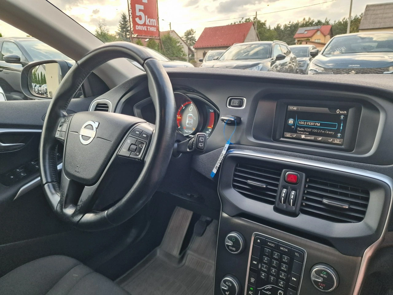 Volvo V40 - Zdjęcie 22