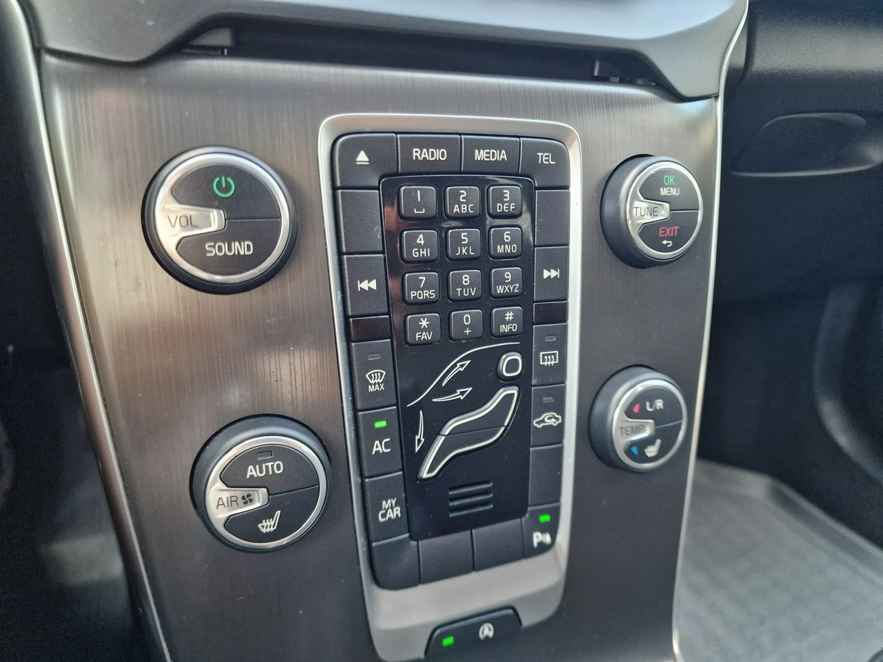 Volvo V40 - Zdjęcie 25