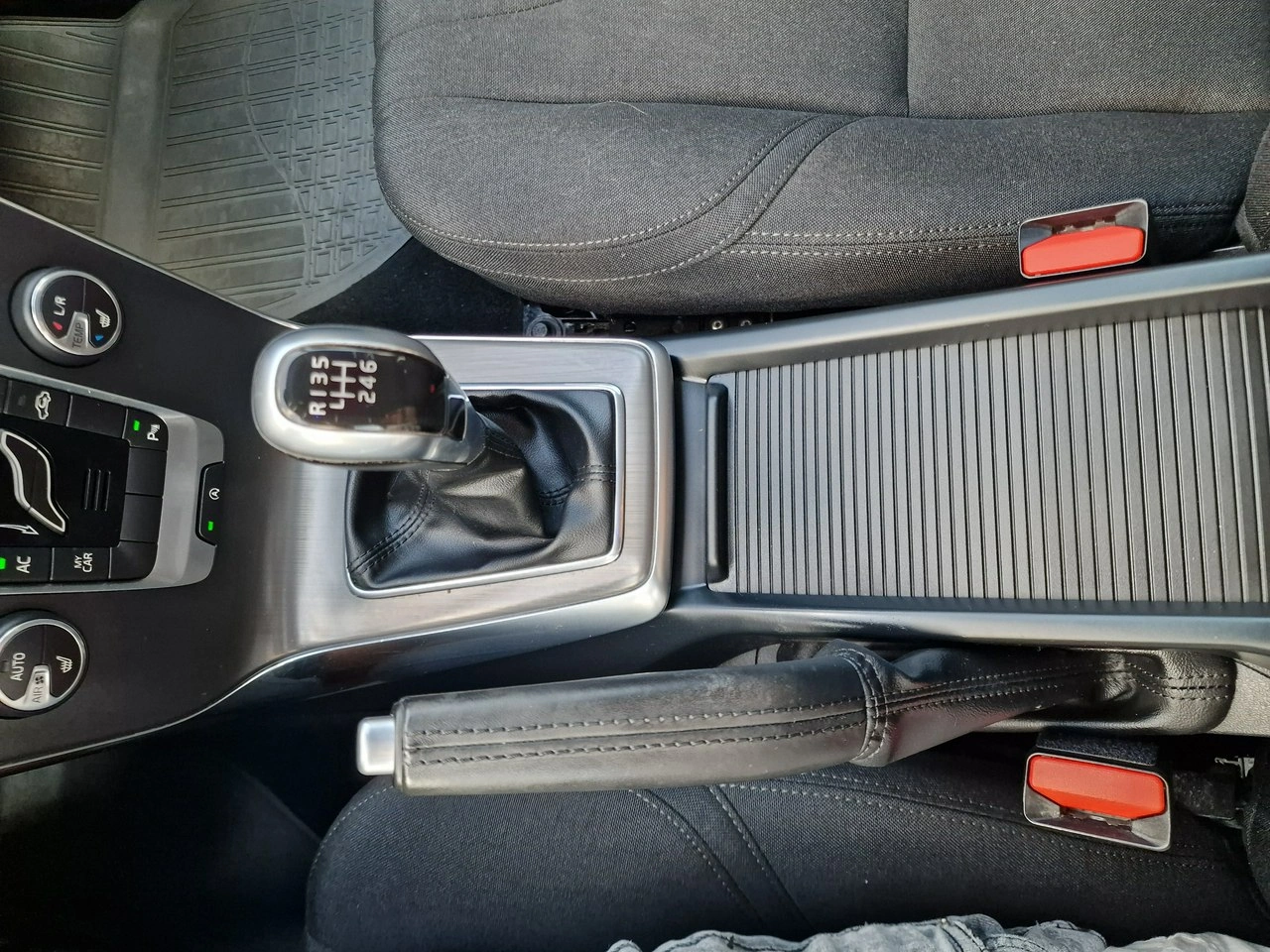 Volvo V40 - Zdjęcie 27