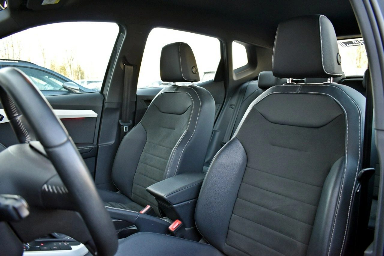Seat Arona - Zdjęcie 10