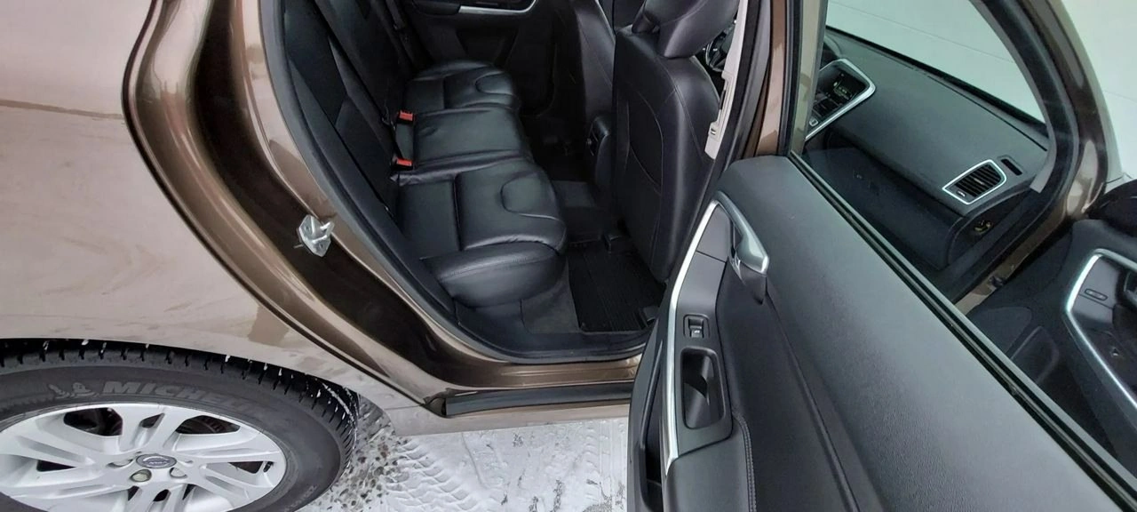 Volvo XC 60 - Zdjęcie 25