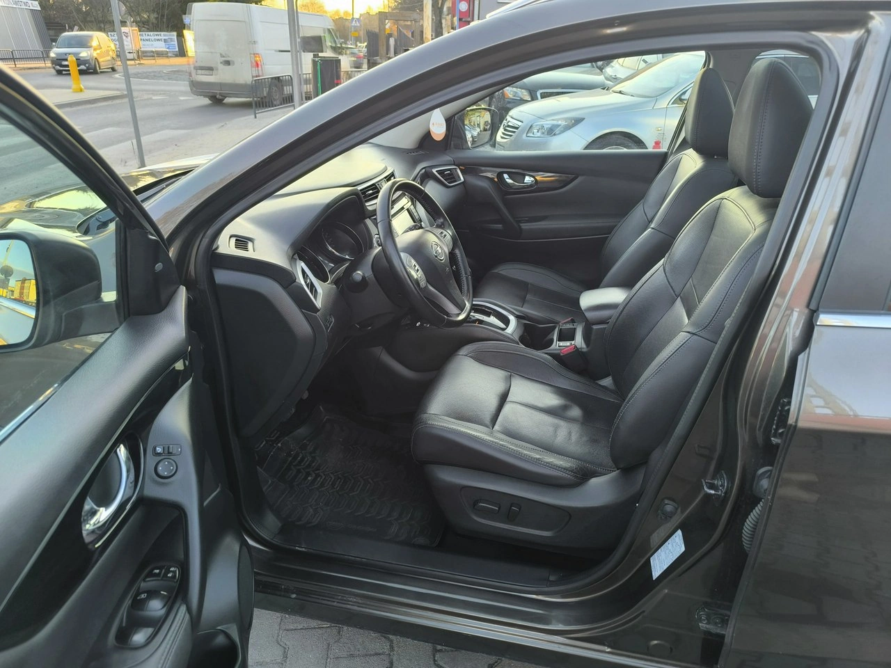 Nissan Qashqai - Zdjęcie 12