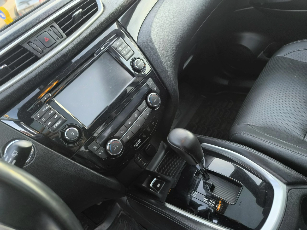 Nissan Qashqai - Zdjęcie 17