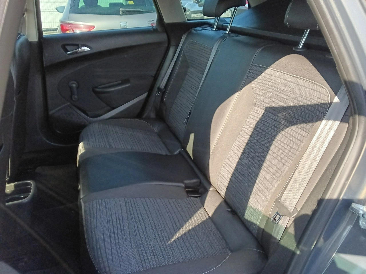 Opel Astra - Zdjęcie 10