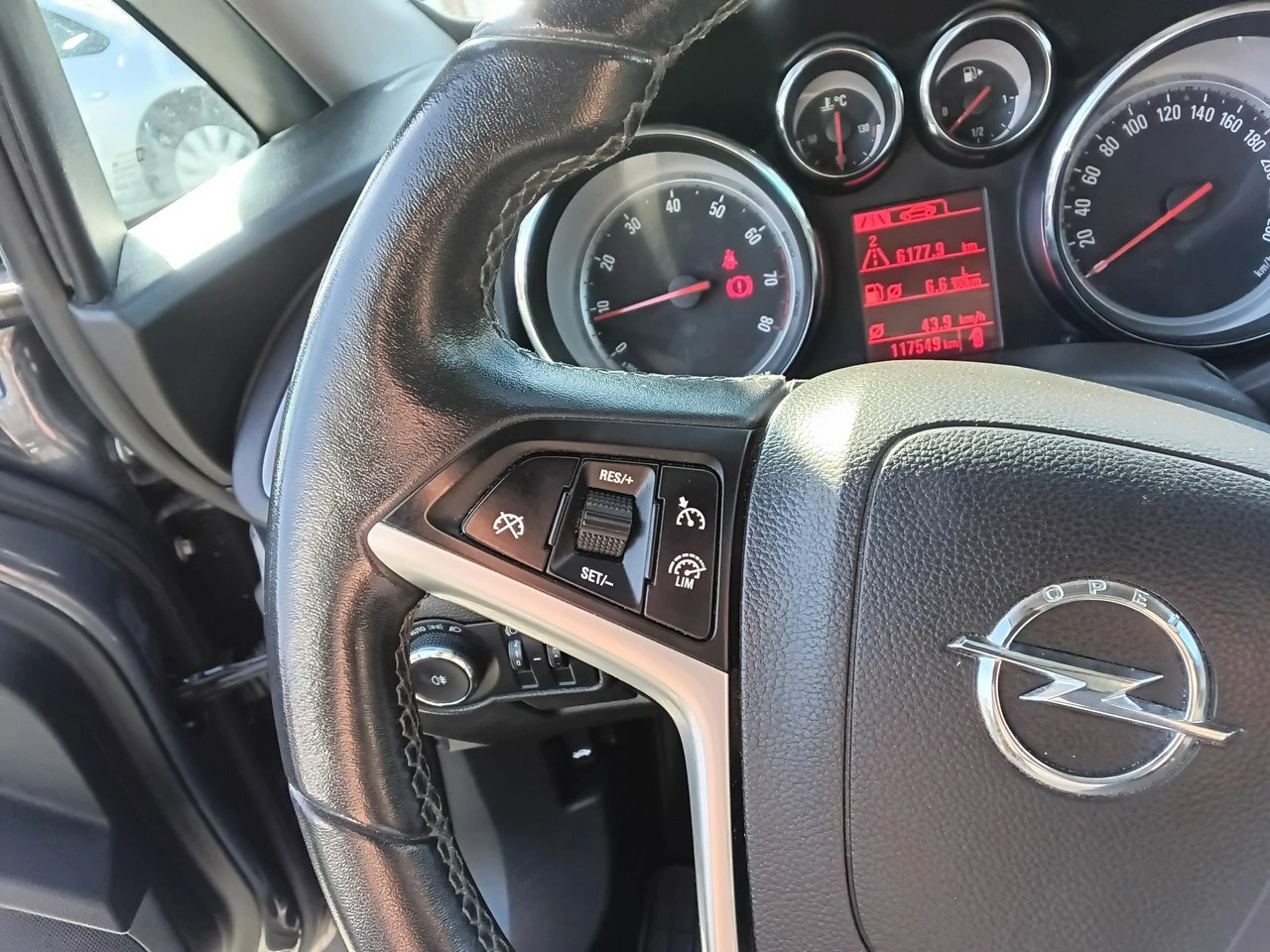 Opel Astra - Zdjęcie 25