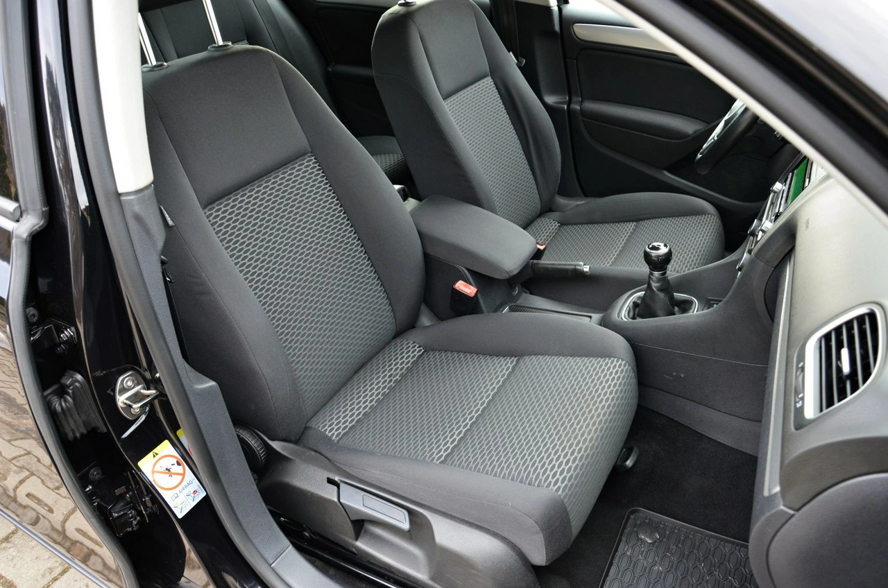 Volkswagen Golf - Zdjęcie 37