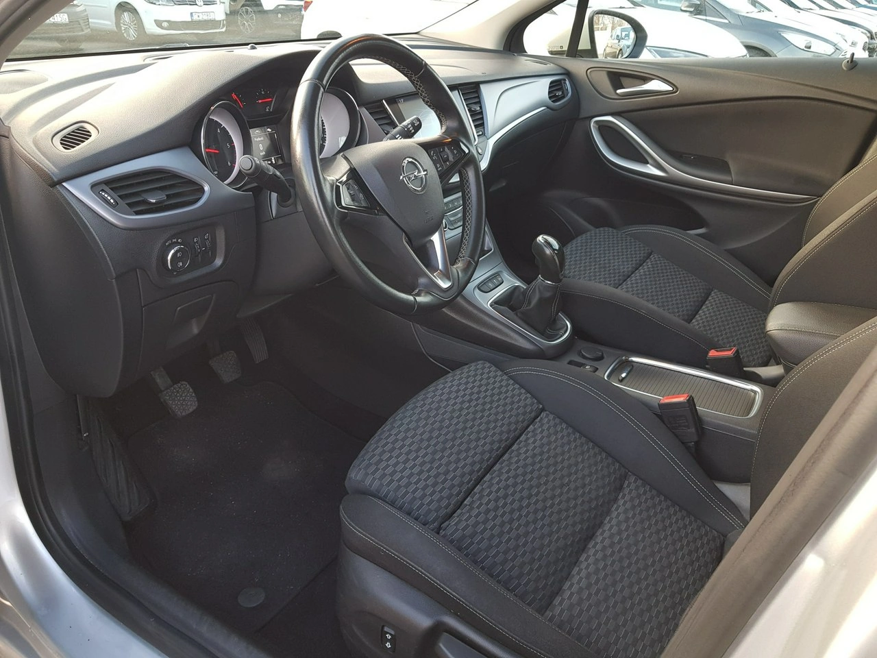 Opel Astra - Zdjęcie 9