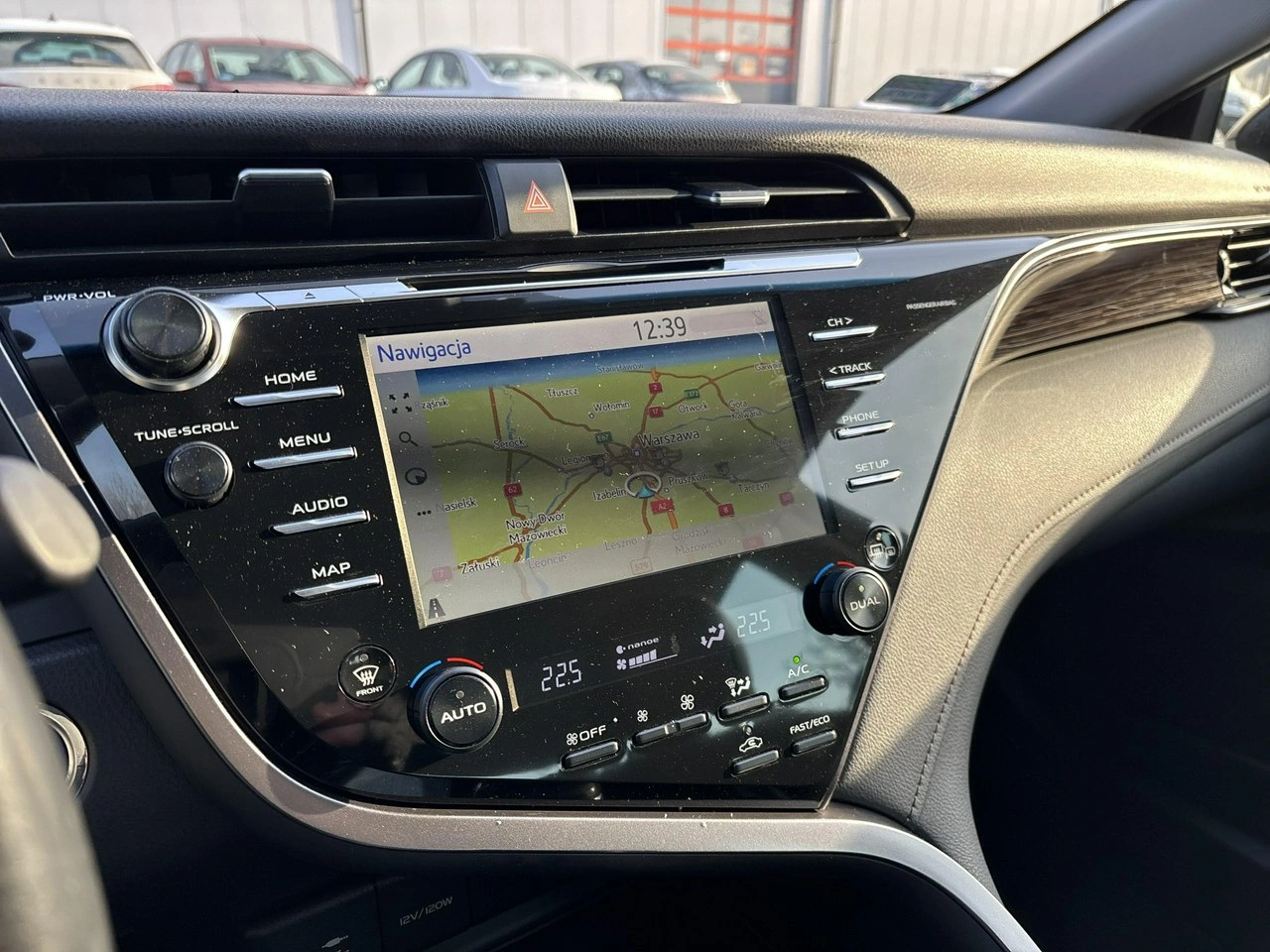 Toyota Camry - Zdjęcie 19