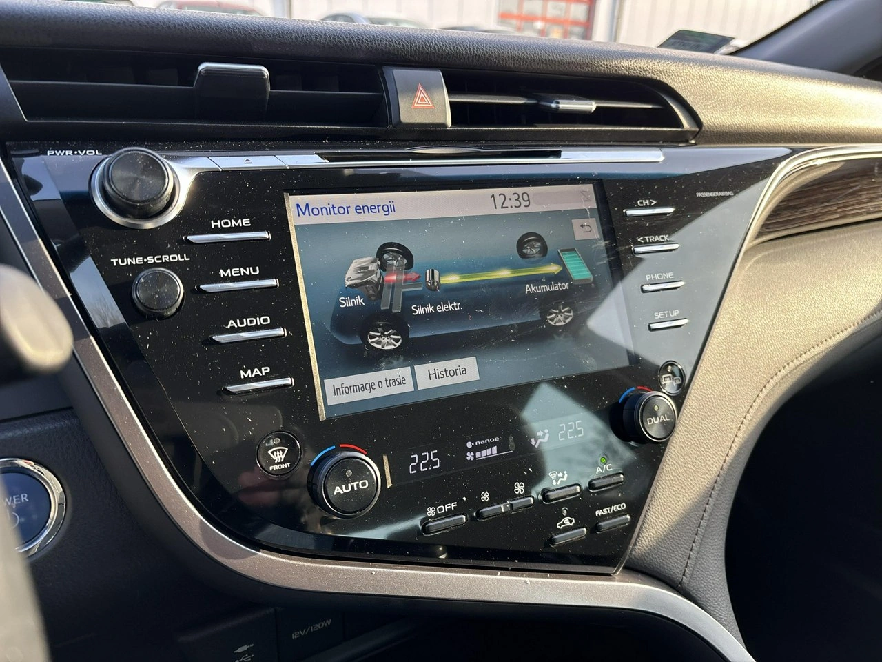 Toyota Camry - Zdjęcie 20