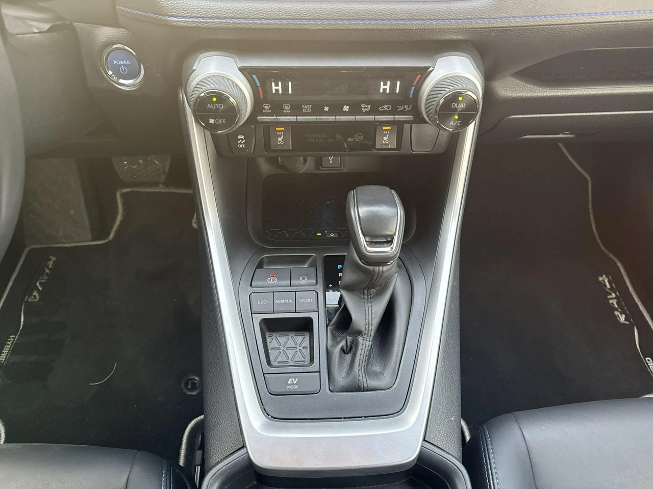 Toyota RAV-4 - Zdjęcie 24