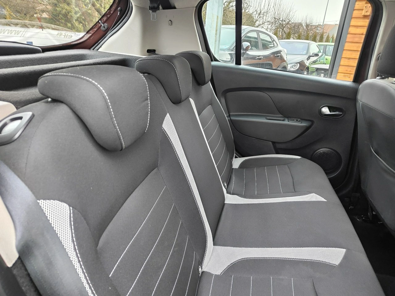 Dacia Sandero Stepway - Zdjęcie 22