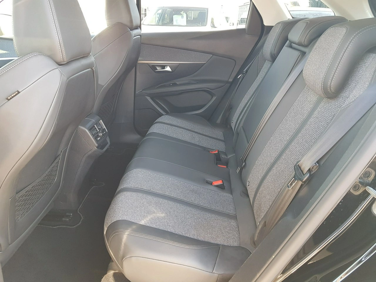 Peugeot 3008 - Zdjęcie 10