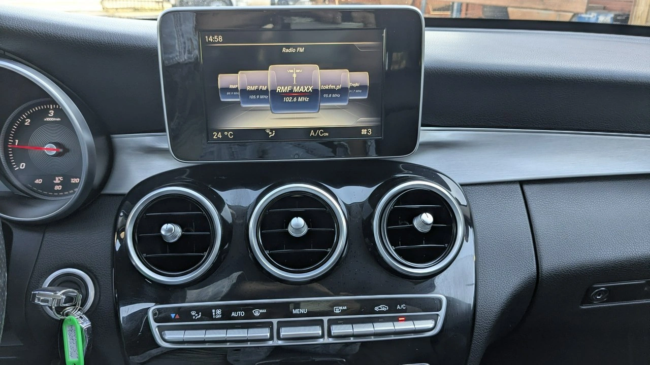 Mercedes C 180 - Zdjęcie 24