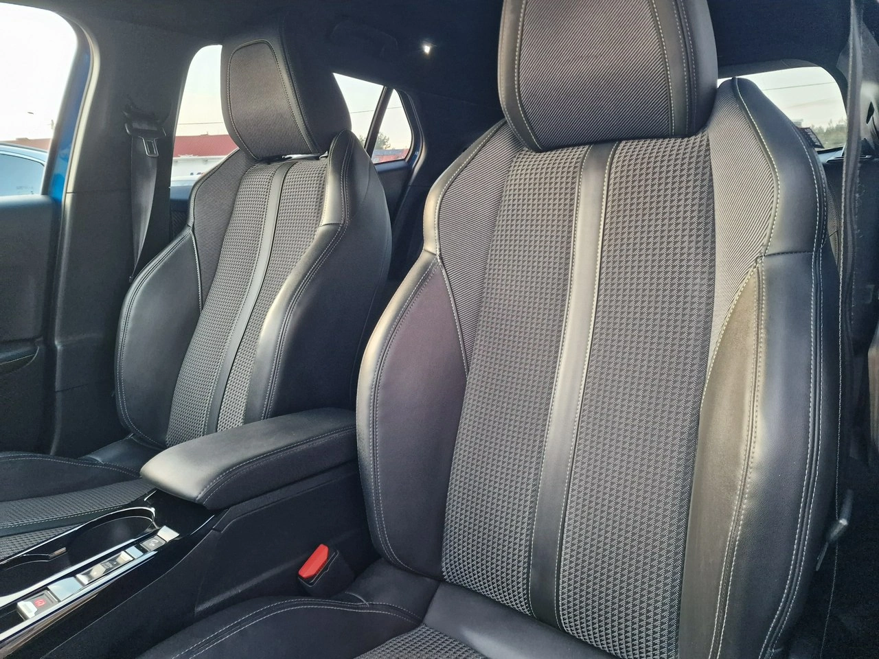 Peugeot 2008 - Zdjęcie 18