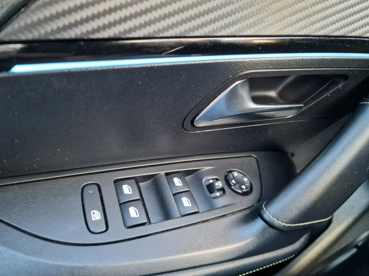 Peugeot 2008 - Zdjęcie 28