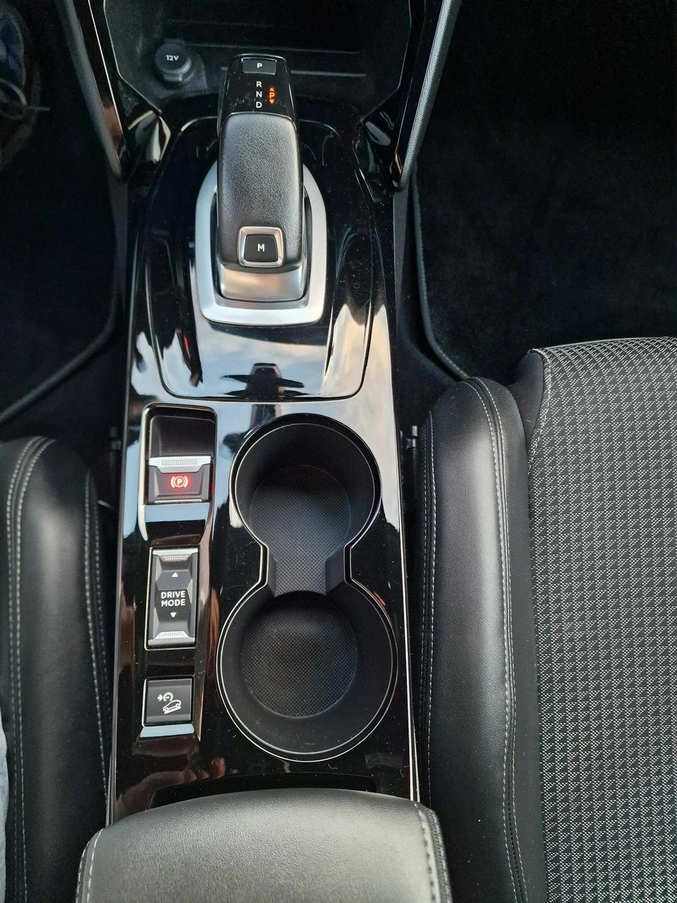 Peugeot 2008 - Zdjęcie 29